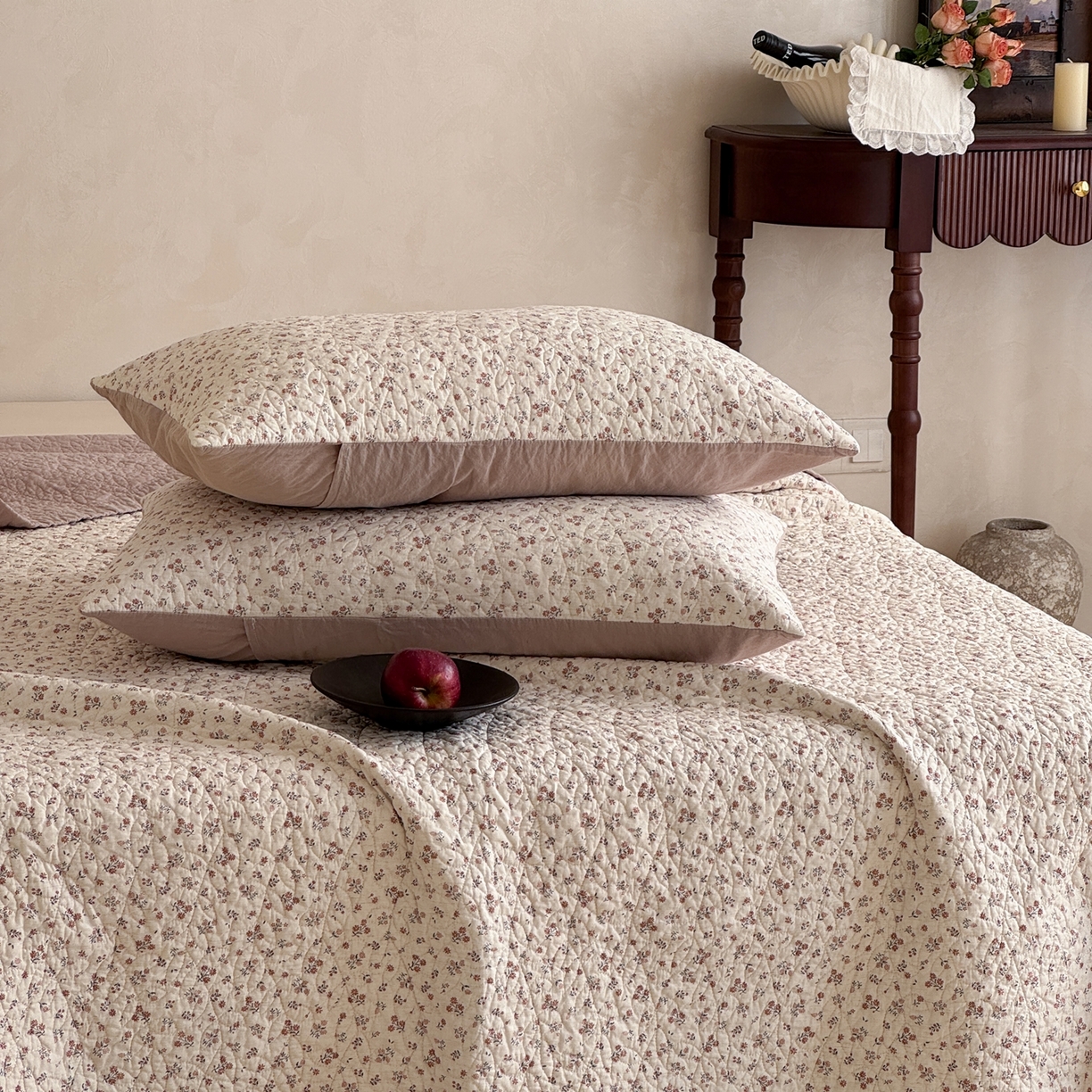 91家纺网 家纺一手货源 找家纺 床盖工厂店 2025新款全棉天竺棉麻三件套填充棉花床盖三件套花卉系列 花田半亩