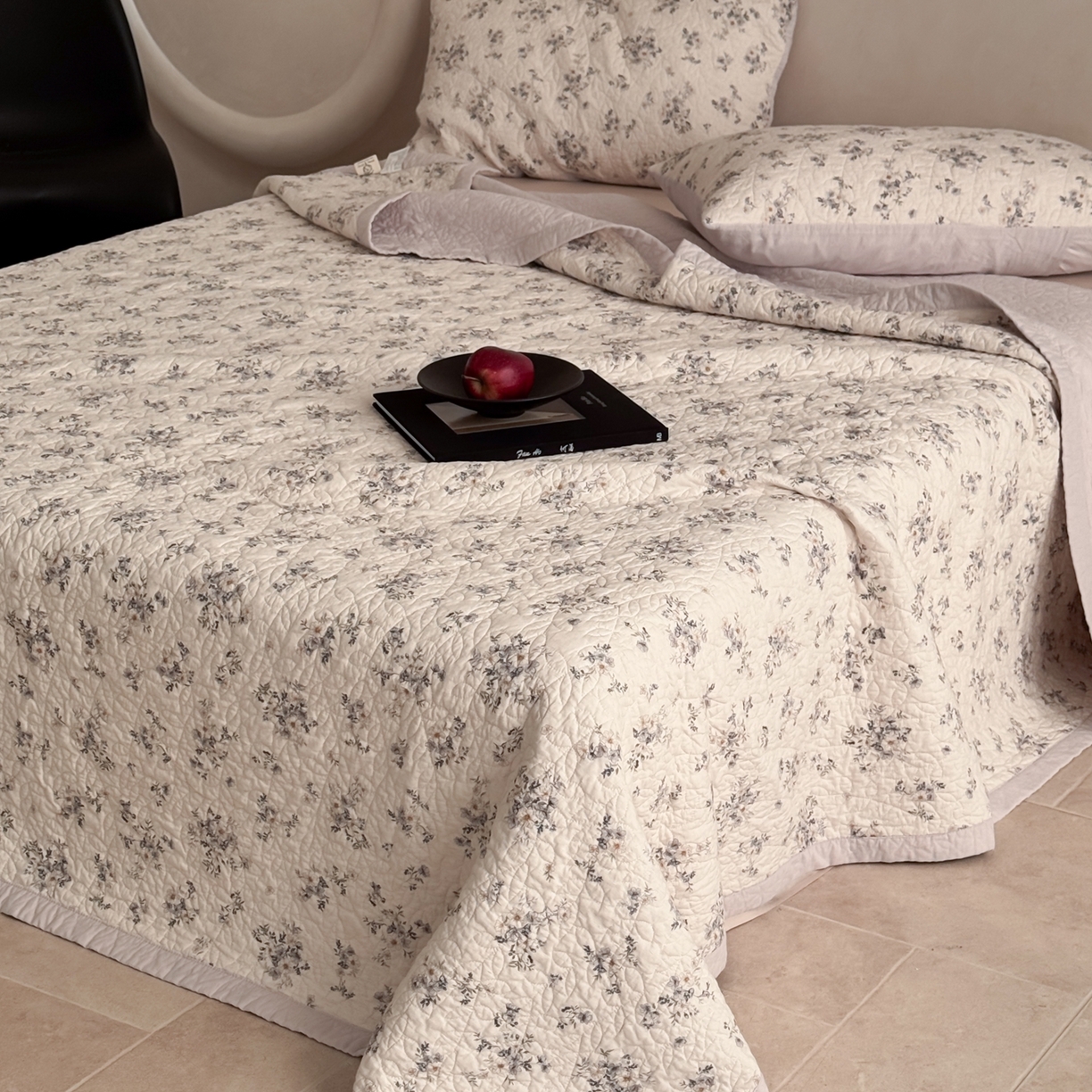 91家纺网 家纺一手货源 找家纺 床盖工厂店 2025新款双面可用全棉天竺棉麻三件套填充棉花床盖三件套花卉系列 心野薄雾