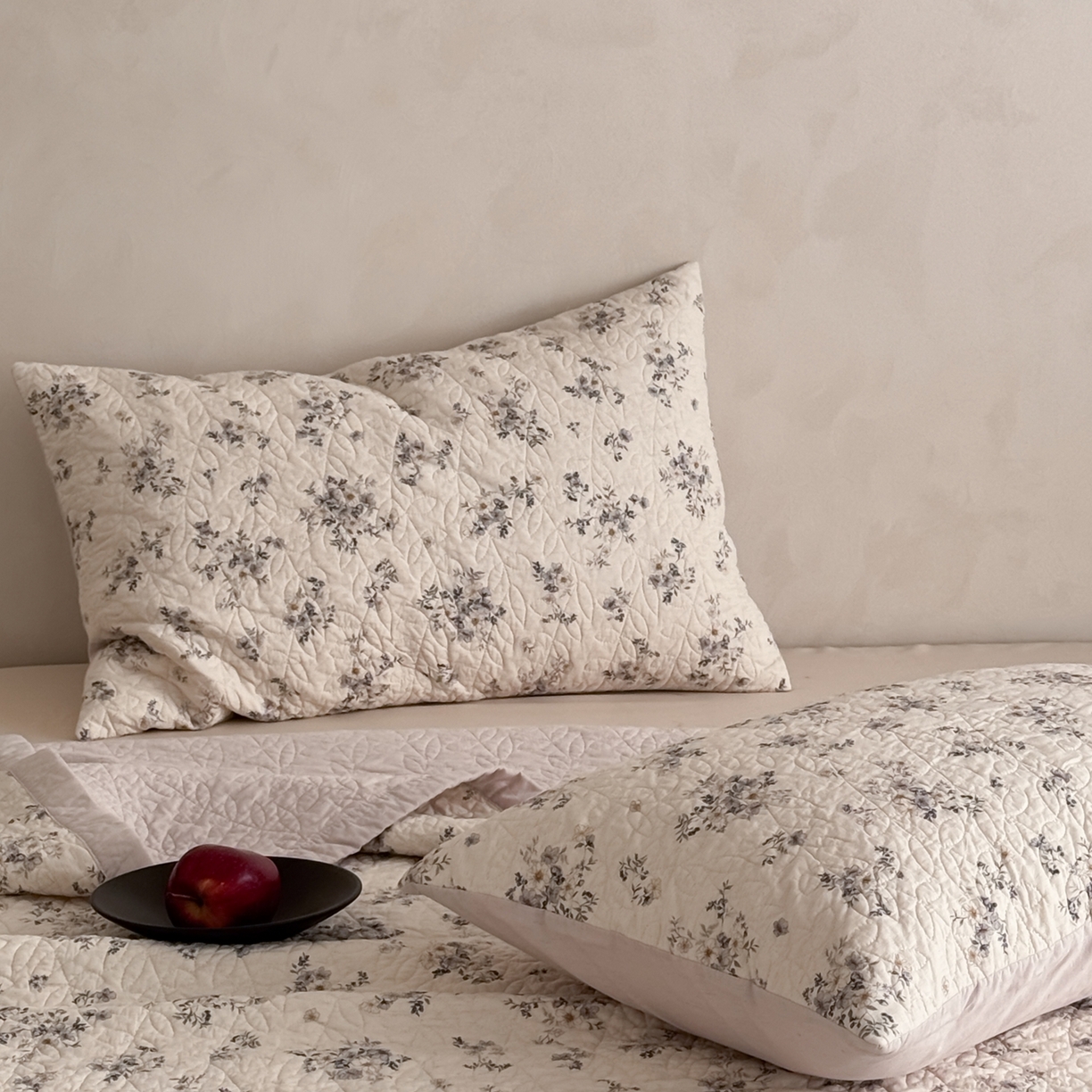 91家纺网 家纺一手货源 找家纺 床盖工厂店 2025新款双面可用全棉天竺棉麻三件套填充棉花床盖三件套花卉系列 心野薄雾