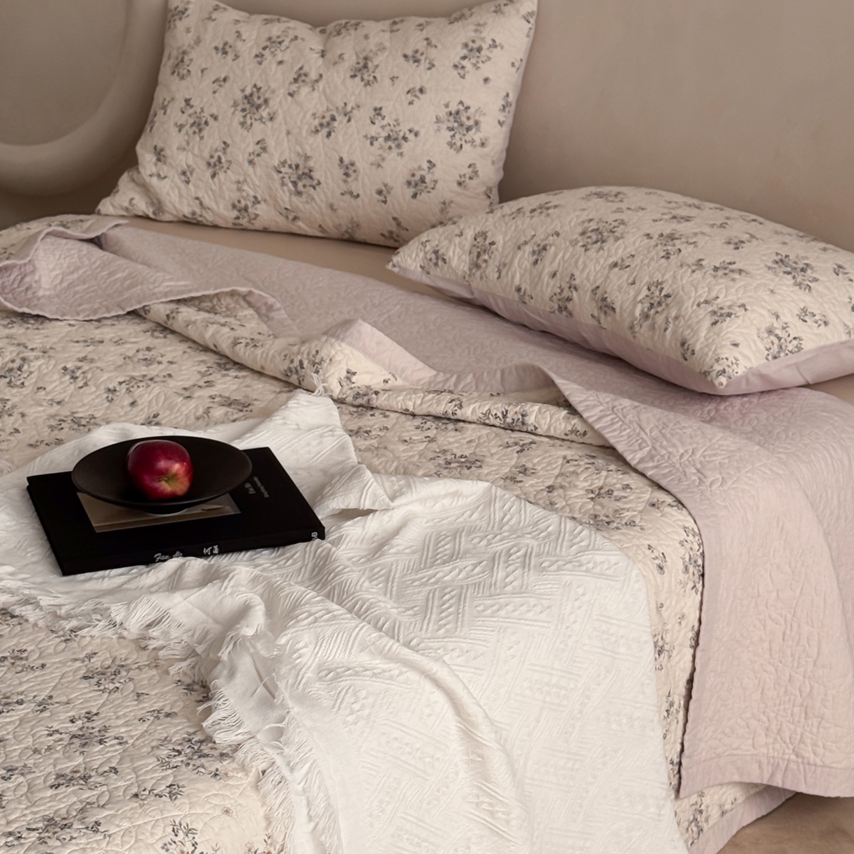 91家纺网 家纺一手货源 找家纺 床盖工厂店 2025新款双面可用全棉天竺棉麻三件套填充棉花床盖三件套花卉系列 心野薄雾