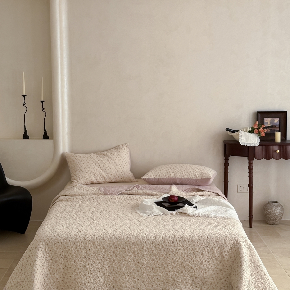 91家纺网 家纺一手货源 找家纺 床盖工厂店 2025新款全棉天竺棉麻三件套填充棉花床盖三件套花卉系列 栀子花信