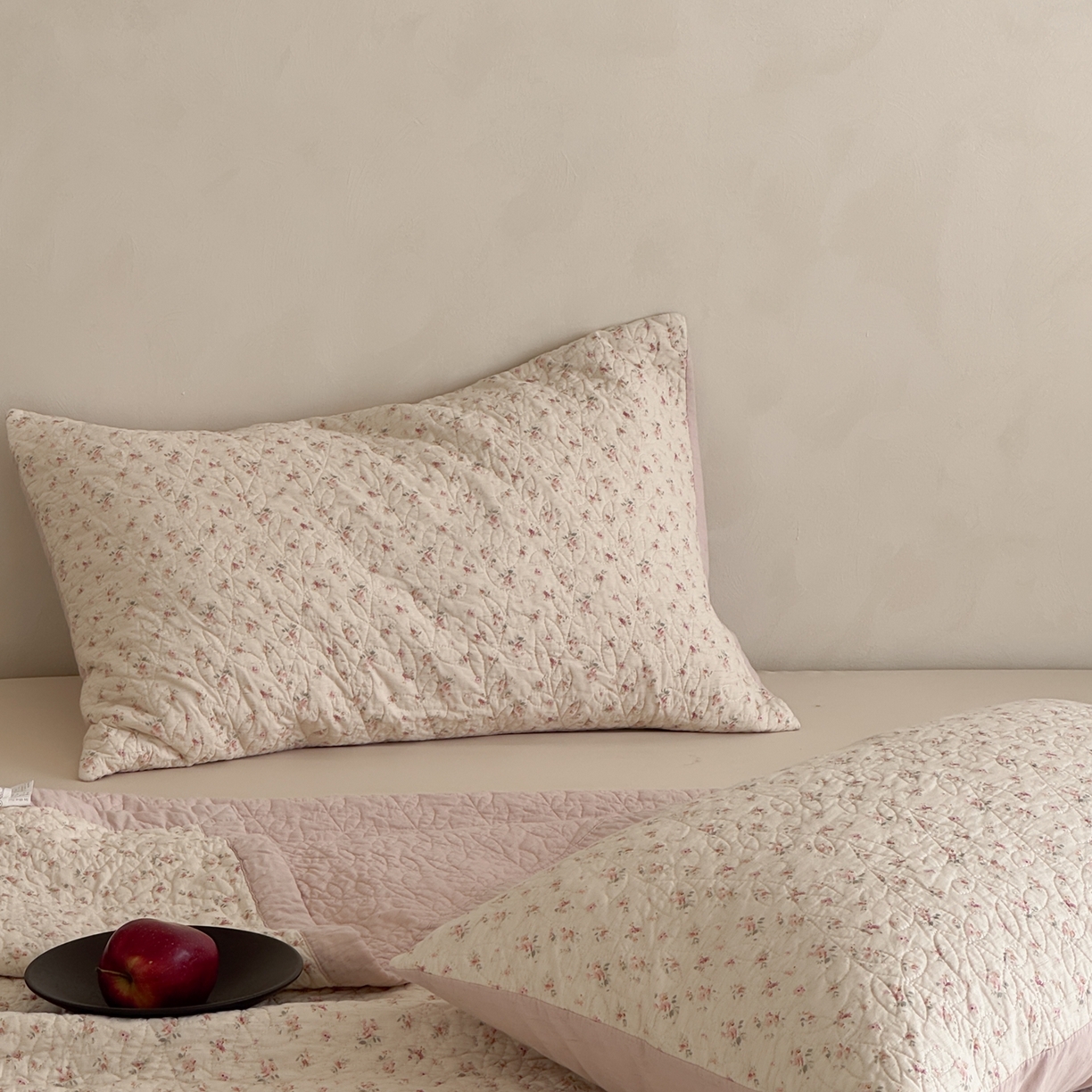 91家纺网 家纺一手货源 找家纺 床盖工厂店 2025新款全棉天竺棉麻三件套填充棉花床盖三件套花卉系列 栀子花信