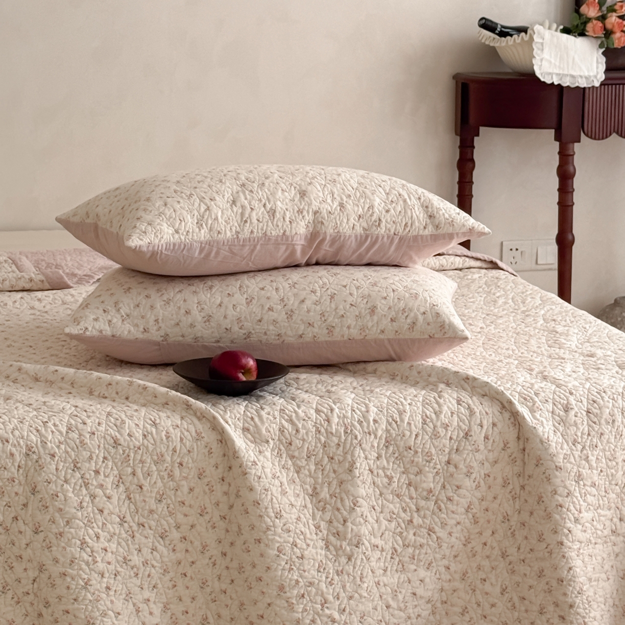 91家纺网 家纺一手货源 找家纺 床盖工厂店 2025新款全棉天竺棉麻三件套填充棉花床盖三件套花卉系列 栀子花信