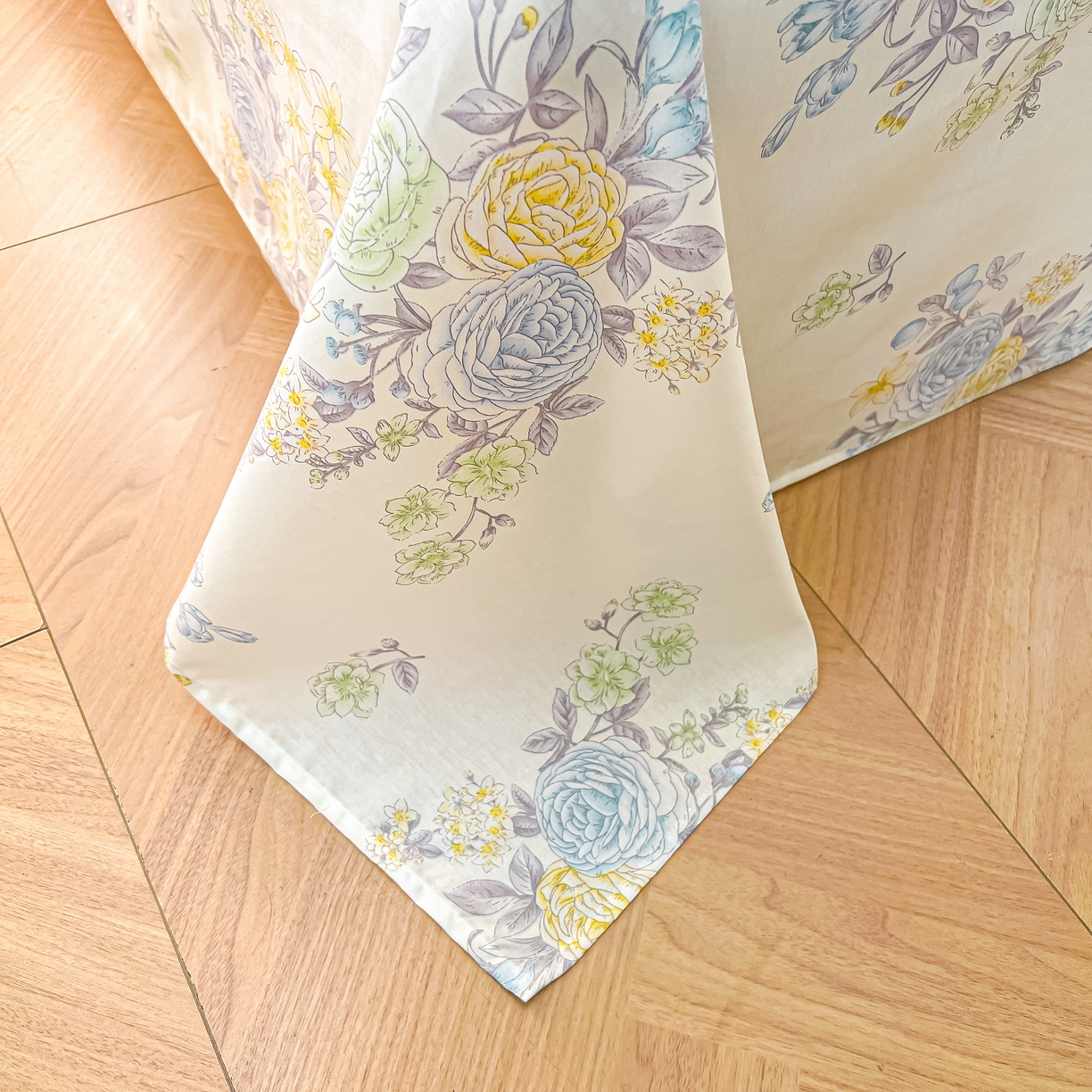 91家纺网 家纺一手货源 找家纺 珂博家纺 2026新款12868全棉纯棉小清新印花系列单床单床笠 晨曦花露