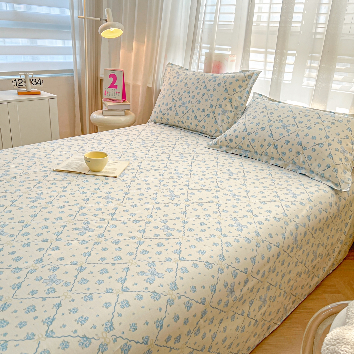 91家纺网 家纺一手货源 找家纺 珂博家纺 2026新款12868全棉纯棉小清新印花系列单床单床笠 浪漫满屋