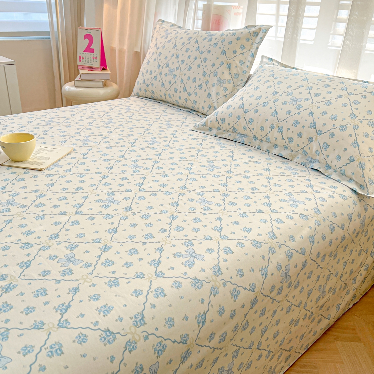 91家纺网 家纺一手货源 找家纺 珂博家纺 2026新款12868全棉纯棉小清新印花系列单床单床笠 浪漫满屋