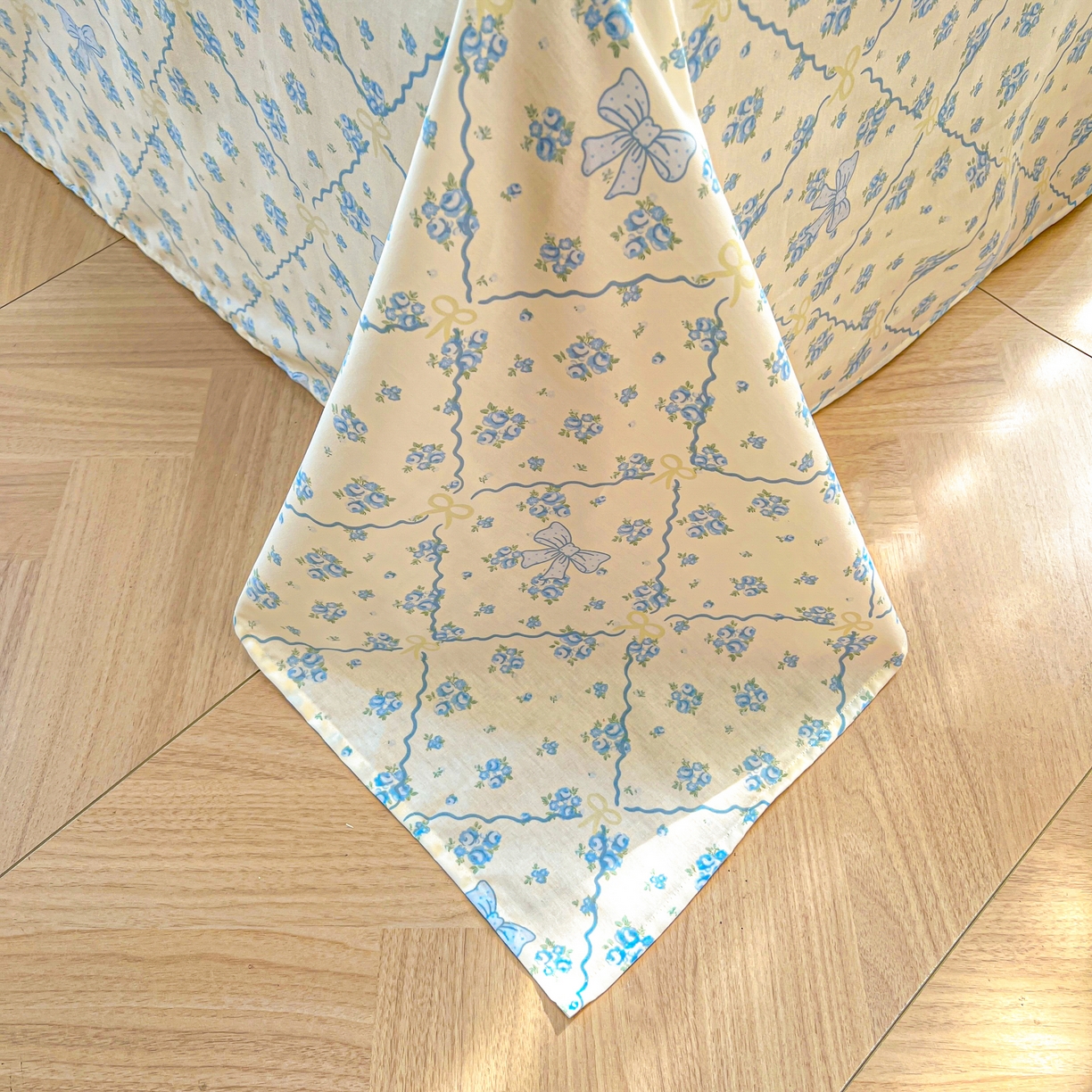 91家纺网 家纺一手货源 找家纺 珂博家纺 2026新款12868全棉纯棉小清新印花系列单床单床笠 浪漫满屋