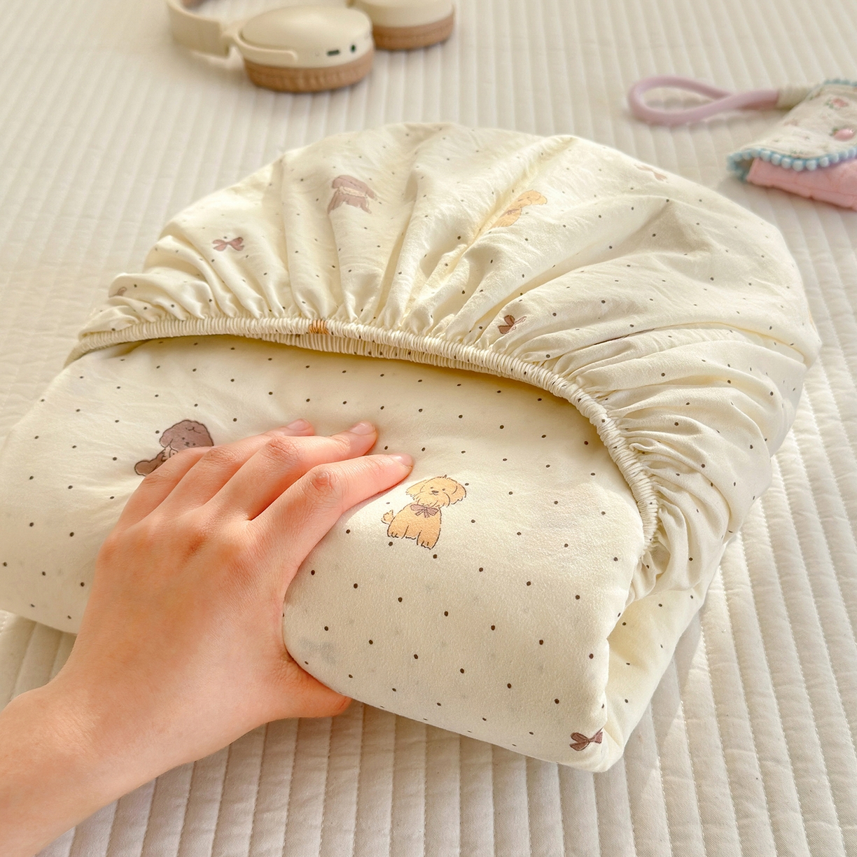 91家纺网 家纺一手货源 找家纺 沐芷 2026 【提供买家秀】古法水洗仿棉床笠席梦思床罩床垫防滑床套罩床笠三件套 波点汪语