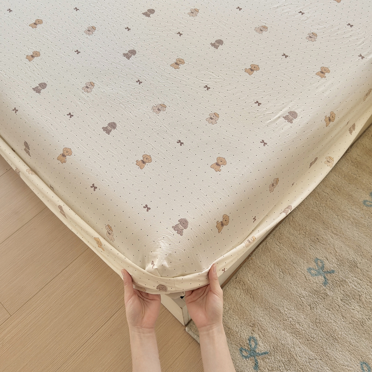 91家纺网 家纺一手货源 找家纺 沐芷 2026 【提供买家秀】古法水洗仿棉床笠席梦思床罩床垫防滑床套罩床笠三件套 波点汪语