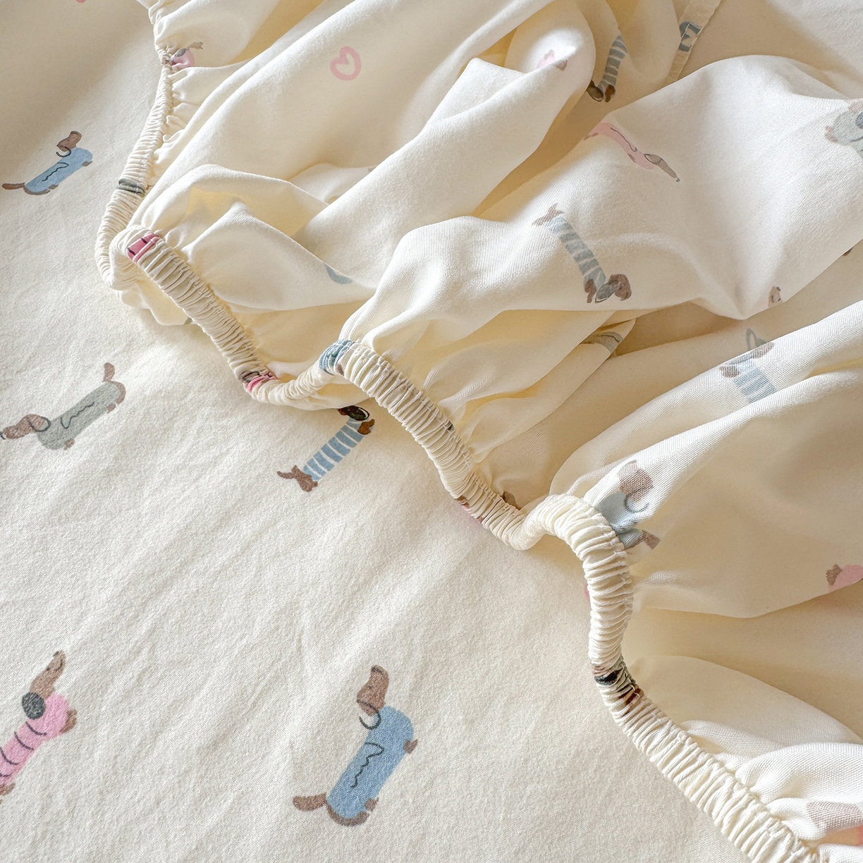 91家纺网 家纺一手货源 找家纺 沐芷 2026 【提供买家秀】古法水洗仿棉床笠席梦思床罩床垫防滑床套罩床笠三件套 萌犬游记