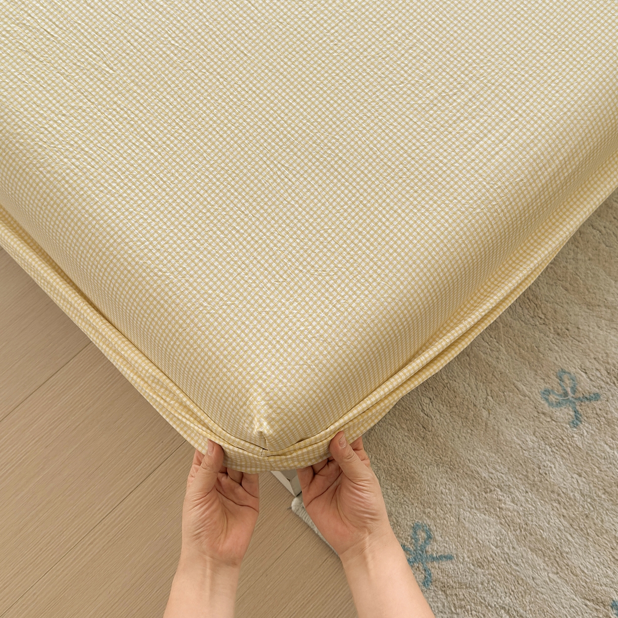 91家纺网 家纺一手货源 找家纺 沐芷 2026 【提供买家秀】古法水洗仿棉床笠席梦思床罩床垫防滑床套罩床笠三件套 迷你格-黄