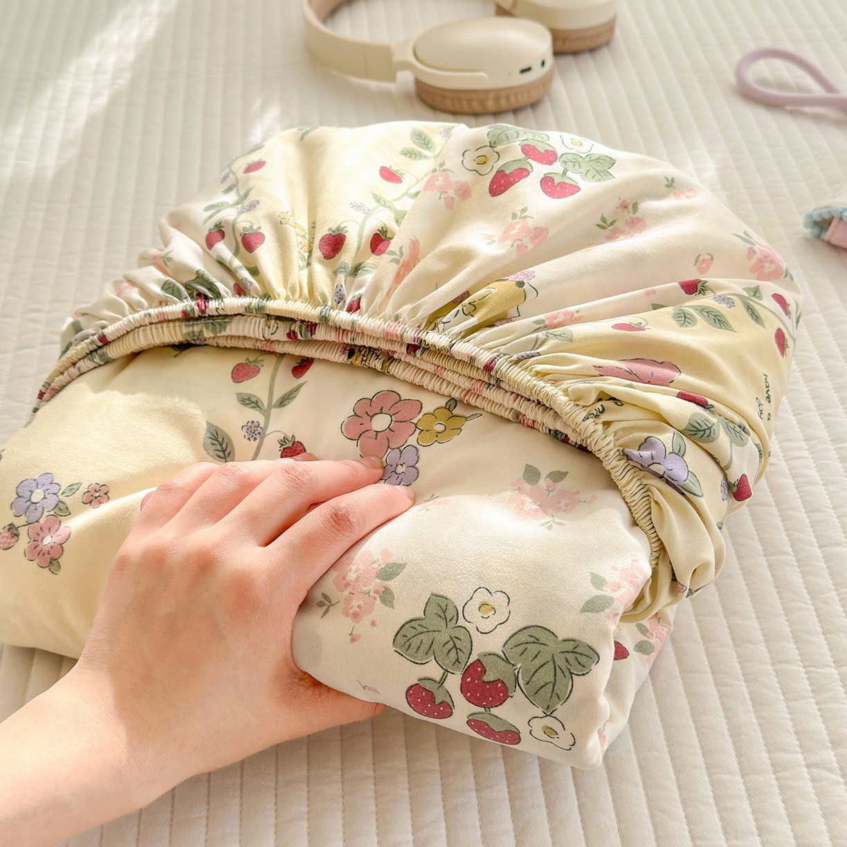 91家纺网 家纺一手货源 找家纺 沐芷 2026 【提供买家秀】古法水洗仿棉床笠席梦思床罩床垫防滑床套罩床笠三件套 奶味圆饼