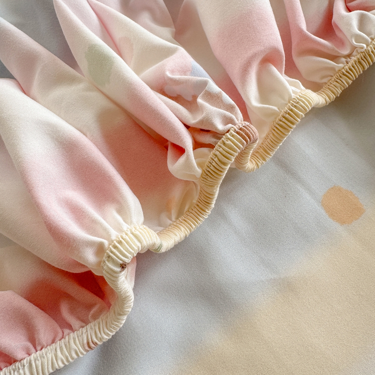 91家纺网 家纺一手货源 找家纺 沐芷 2026 【提供买家秀】古法水洗仿棉床笠席梦思床罩床垫防滑床套罩床笠三件套 暖意小熊