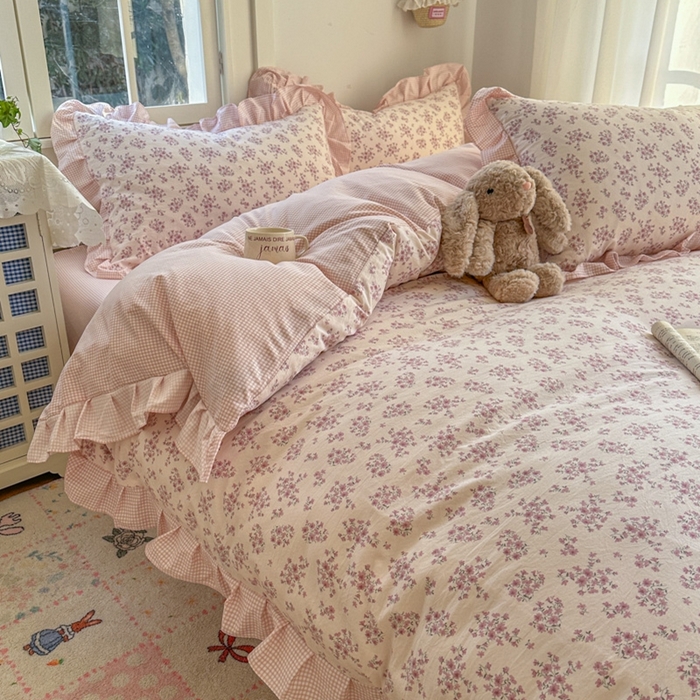 91家纺网 家纺一手货源 找家纺 柒月家居 2026新款韩系仿棉小格花边四件套 七分甜