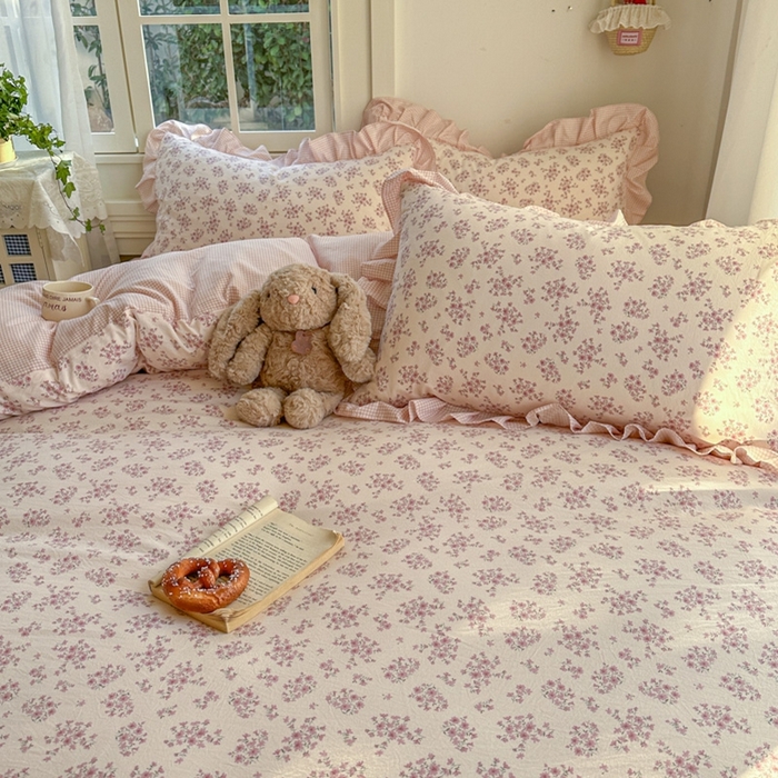 91家纺网 家纺一手货源 找家纺 柒月家居 2026新款韩系仿棉小格花边四件套 七分甜