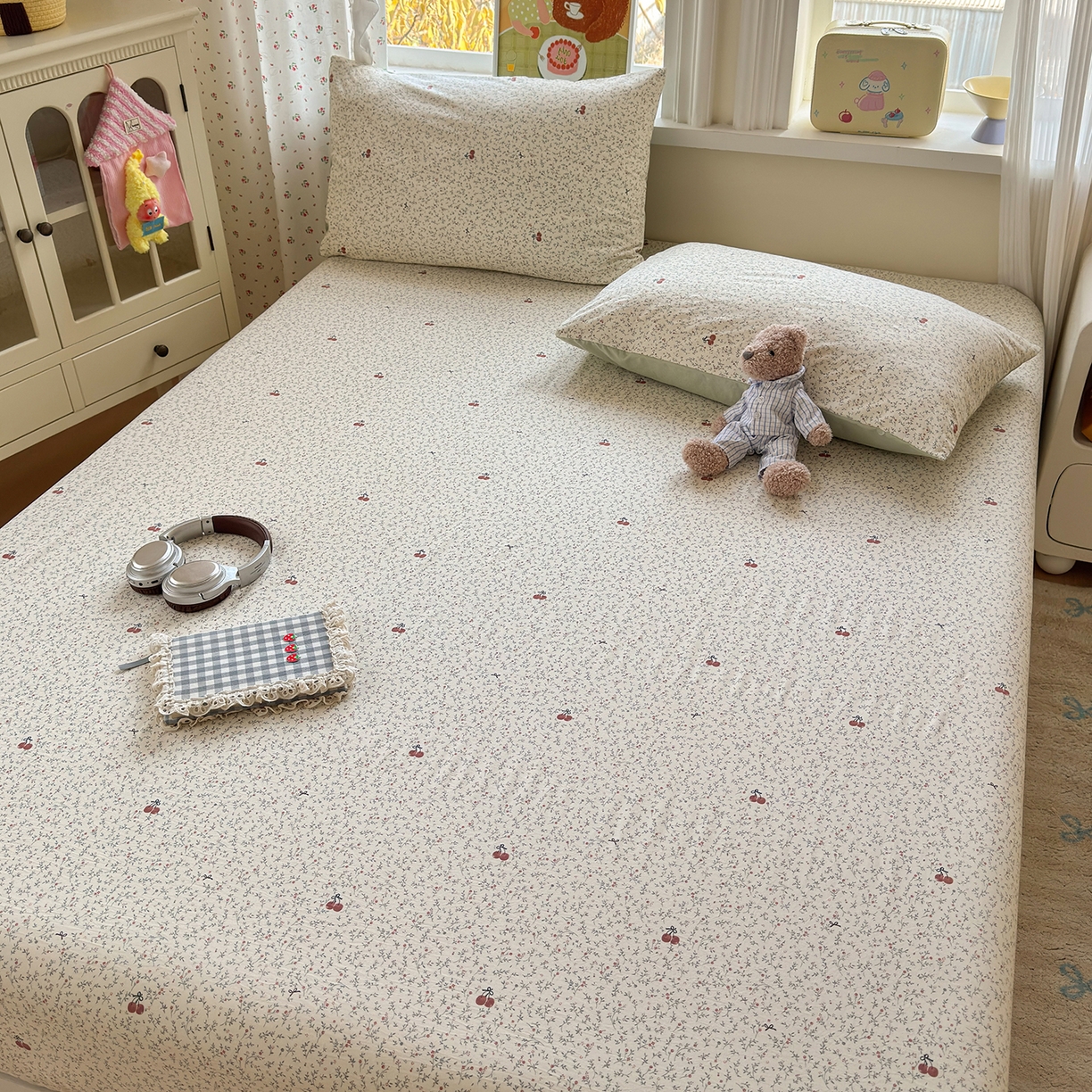 91家纺网 家纺一手货源 找家纺 沐芷 2026 【提供买家秀】古法水洗仿棉床笠席梦思床罩床垫防滑床套罩床笠三件套 樱桃物语