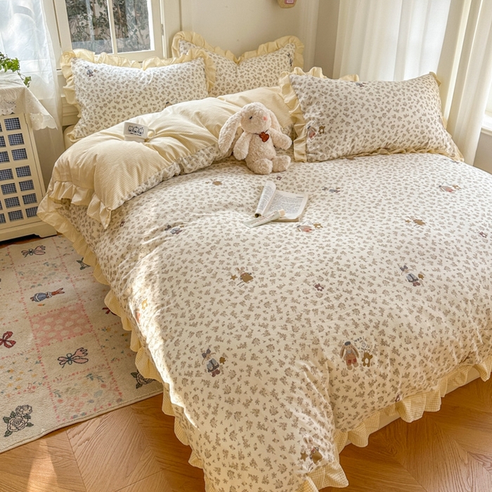 91家纺网 家纺一手货源 找家纺 柒月家居 2026新款韩系仿棉小格花边四件套 午后时光