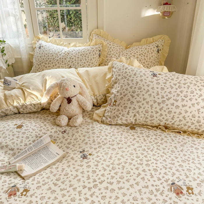 91家纺网 家纺一手货源 找家纺 柒月家居 2026新款韩系仿棉小格花边四件套 午后时光