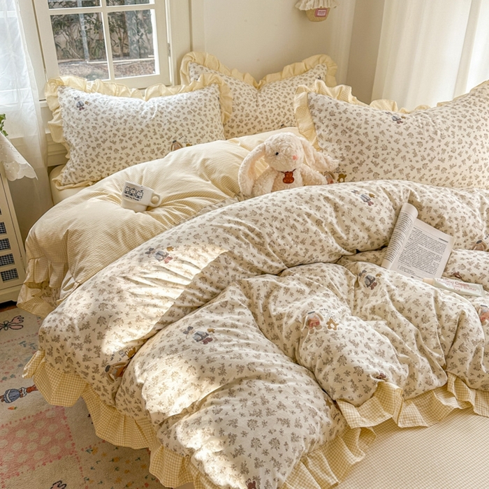 91家纺网 家纺一手货源 找家纺 柒月家居 2026新款韩系仿棉小格花边四件套 午后时光