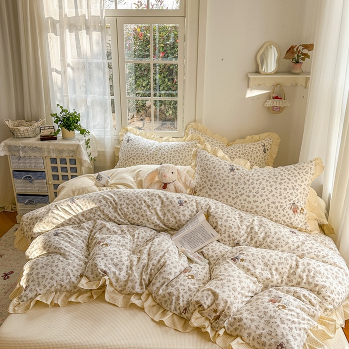 91家纺网 家纺一手货源 找家纺 柒月家居 2026新款韩系仿棉小格花边四件套 午后时光