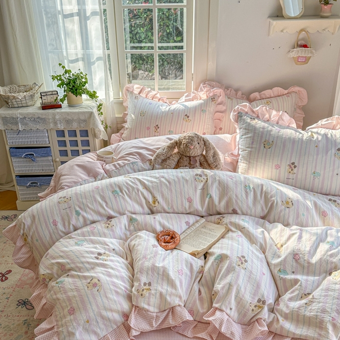 91家纺网 家纺一手货源 找家纺 柒月家居 2026新款韩系仿棉小格花边四件套 线条猫