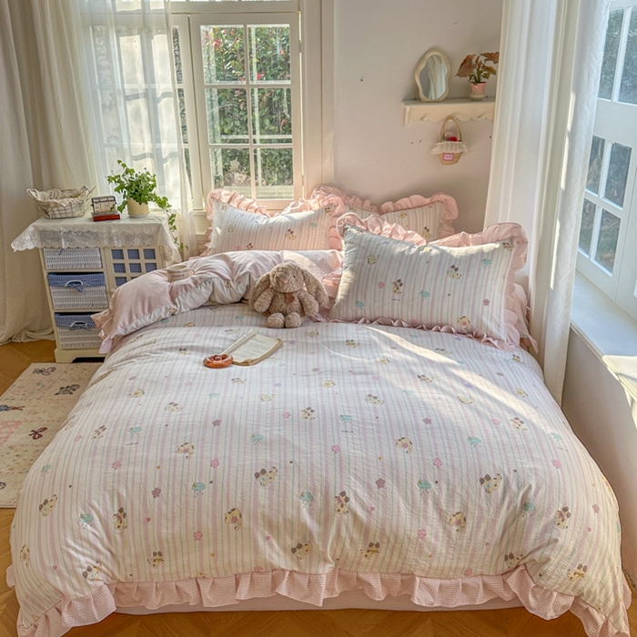 91家纺网 家纺一手货源 找家纺 柒月家居 2026新款韩系仿棉小格花边四件套 线条猫