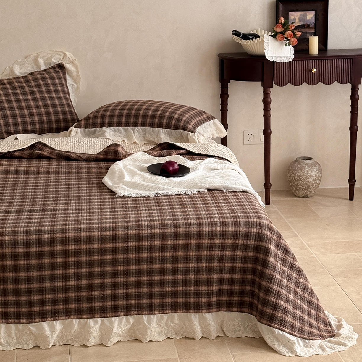 91家纺网 家纺一手货源 找家纺 床盖工厂店 2026新款法式复古花边款新疆棉花床盖四件套 米兰咖