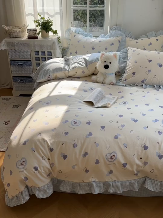 91家纺网 家纺一手货源 找家纺 柒月家居 2026新款韩系仿棉小格花边四件套 甜心狗