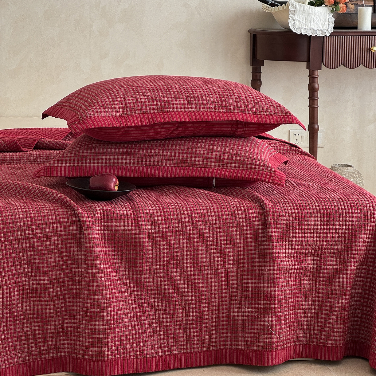 91家纺网 家纺一手货源 找家纺 床盖工厂店 2026新款双面水洗全棉填充新疆棉花床盖四件套 赫本红