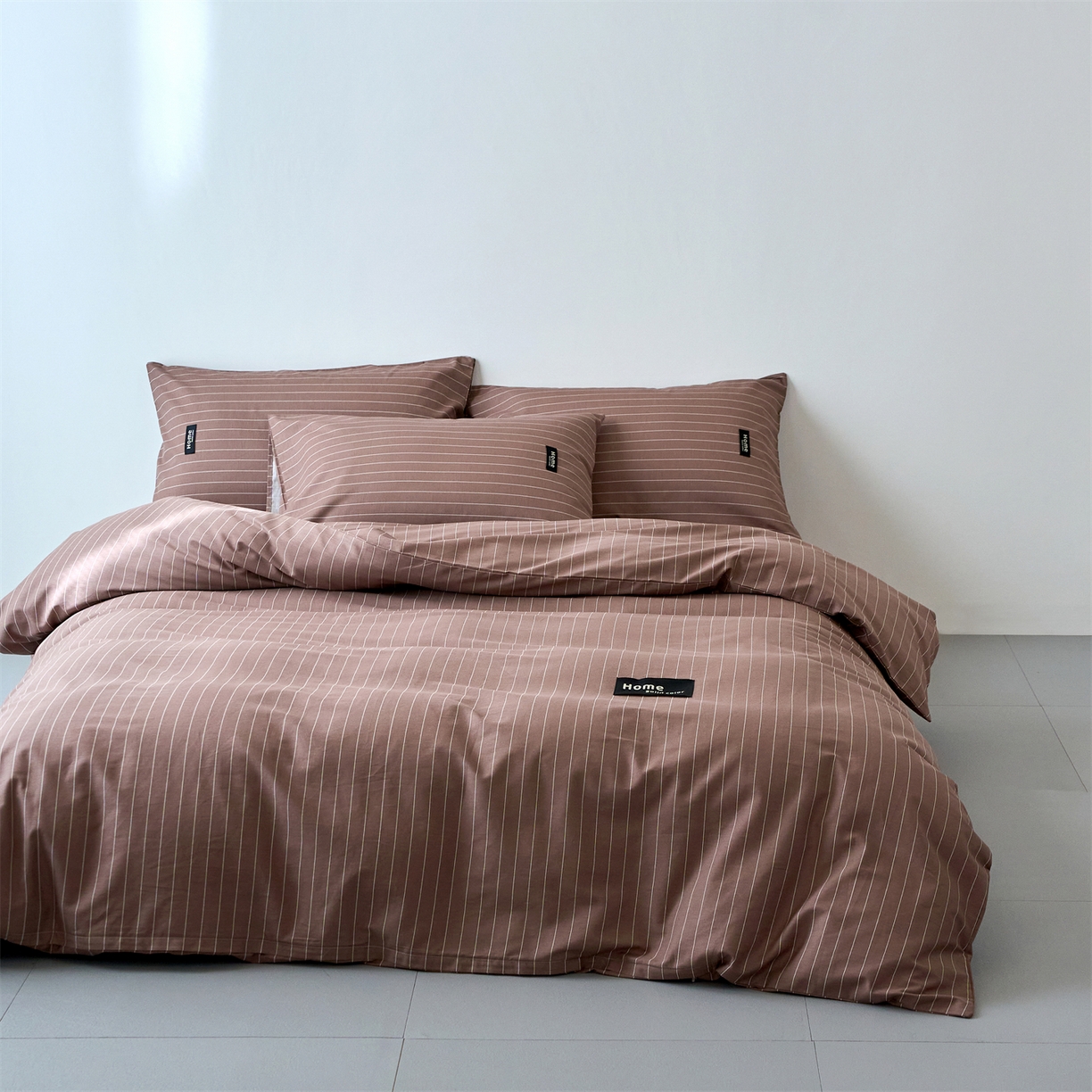 91家纺网 家纺一手货源 找家纺 兰紫橙家纺 2026新款简约风全棉条纹四件套 怀汐