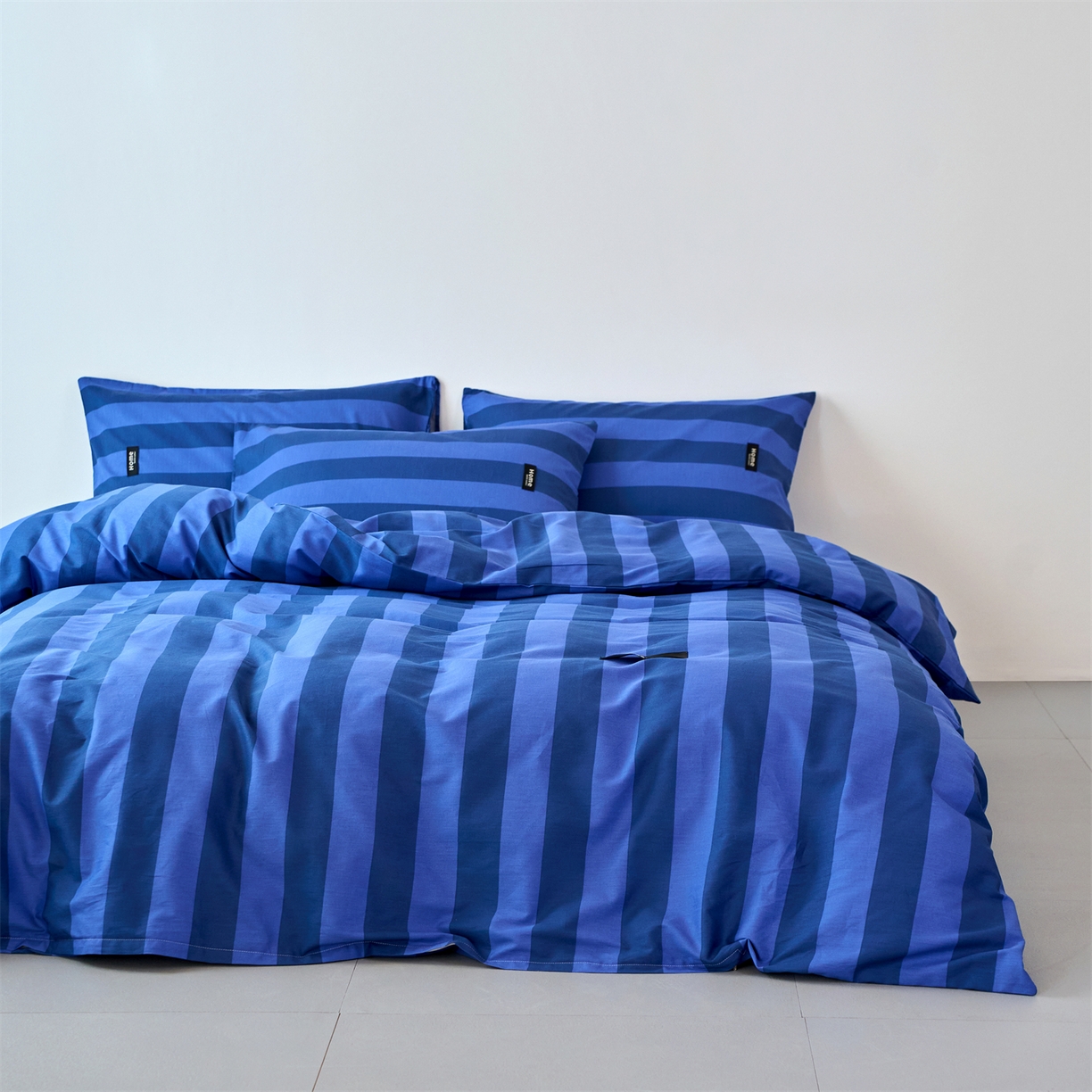91家纺网 家纺一手货源 找家纺 兰紫橙家纺 2026新款简约风全棉条纹四件套 菘蓝
