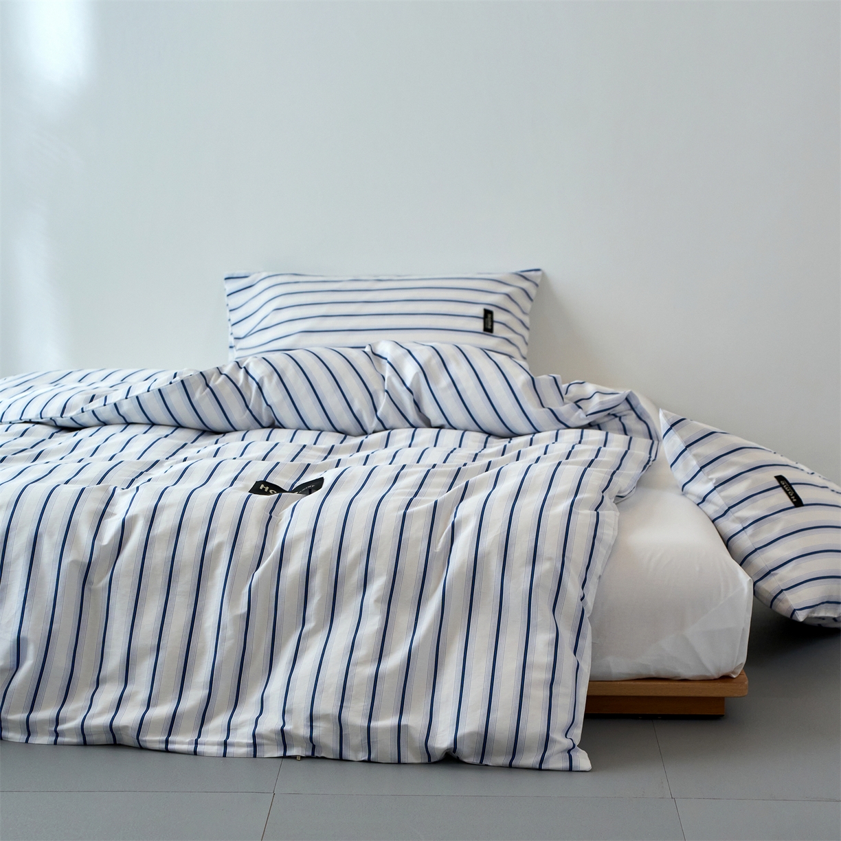 91家纺网 家纺一手货源 找家纺 兰紫橙家纺 2026新款简约风全棉条纹四件套 白芷