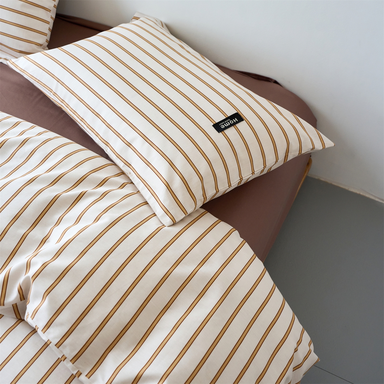 91家纺网 家纺一手货源 找家纺 兰紫橙家纺 2026新款简约风全棉条纹四件套 川谷