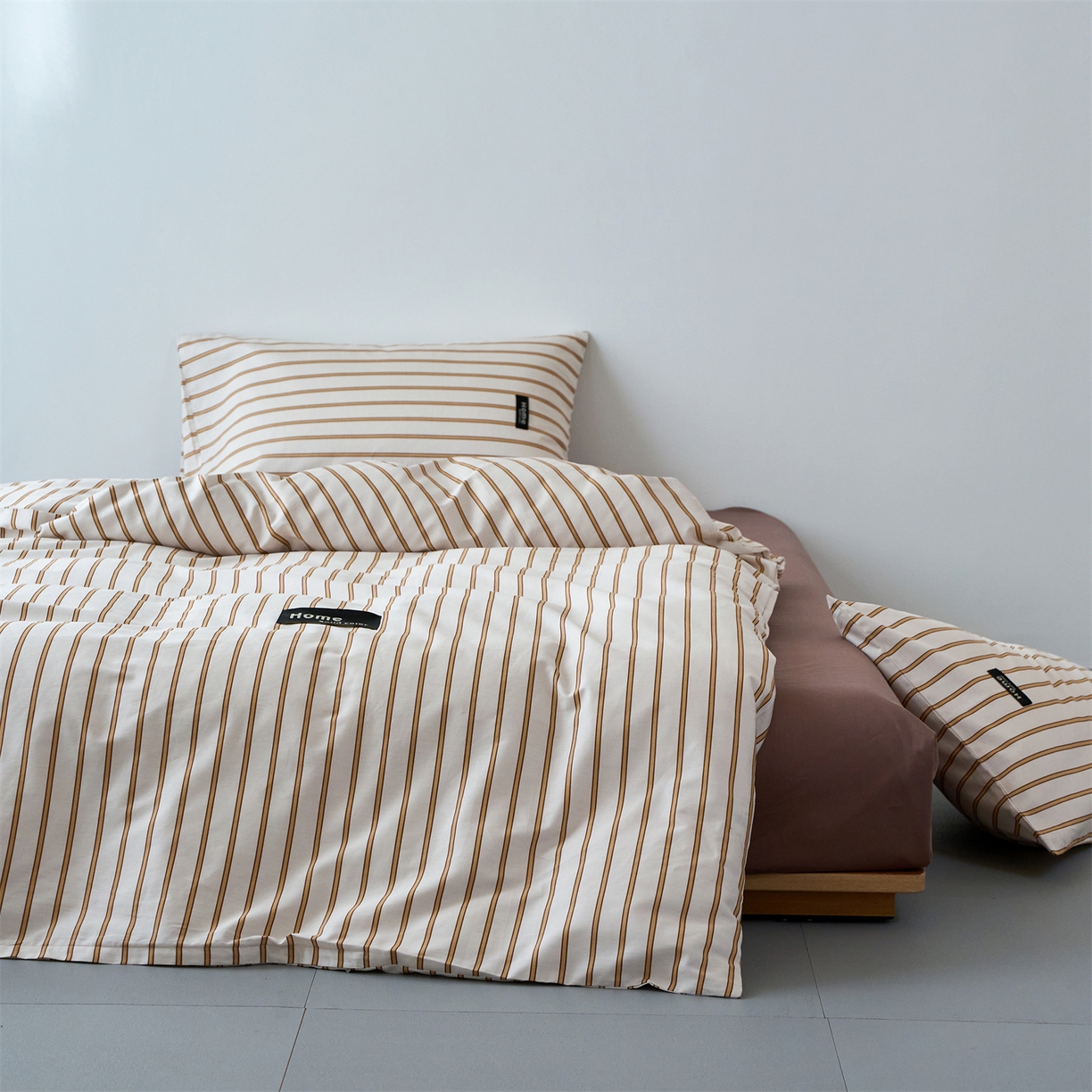 91家纺网 家纺一手货源 找家纺 兰紫橙家纺 2026新款简约风全棉条纹四件套 川谷