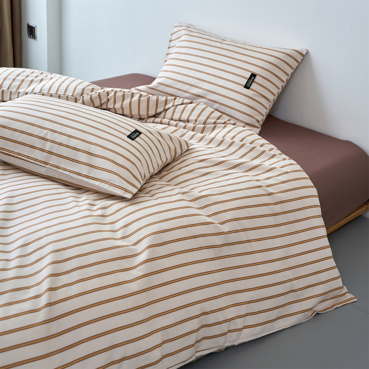 91家纺网 家纺一手货源 找家纺 兰紫橙家纺 2026新款简约风全棉条纹四件套 川谷