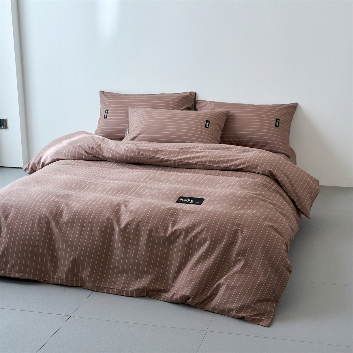 91家纺网 家纺一手货源 找家纺 兰紫橙家纺 2026新款简约风全棉条纹四件套 怀汐