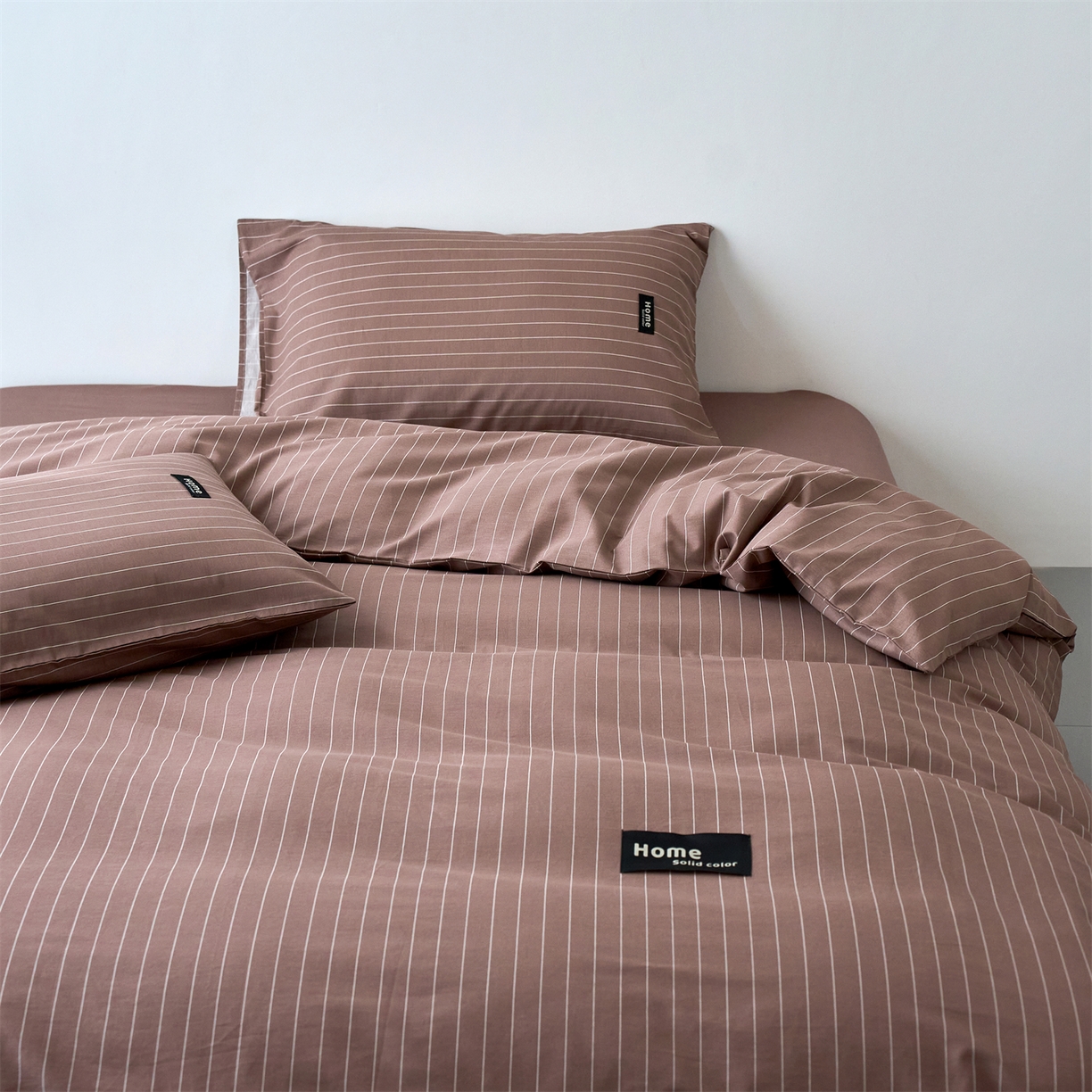 91家纺网 家纺一手货源 找家纺 兰紫橙家纺 2026新款简约风全棉条纹四件套 怀汐