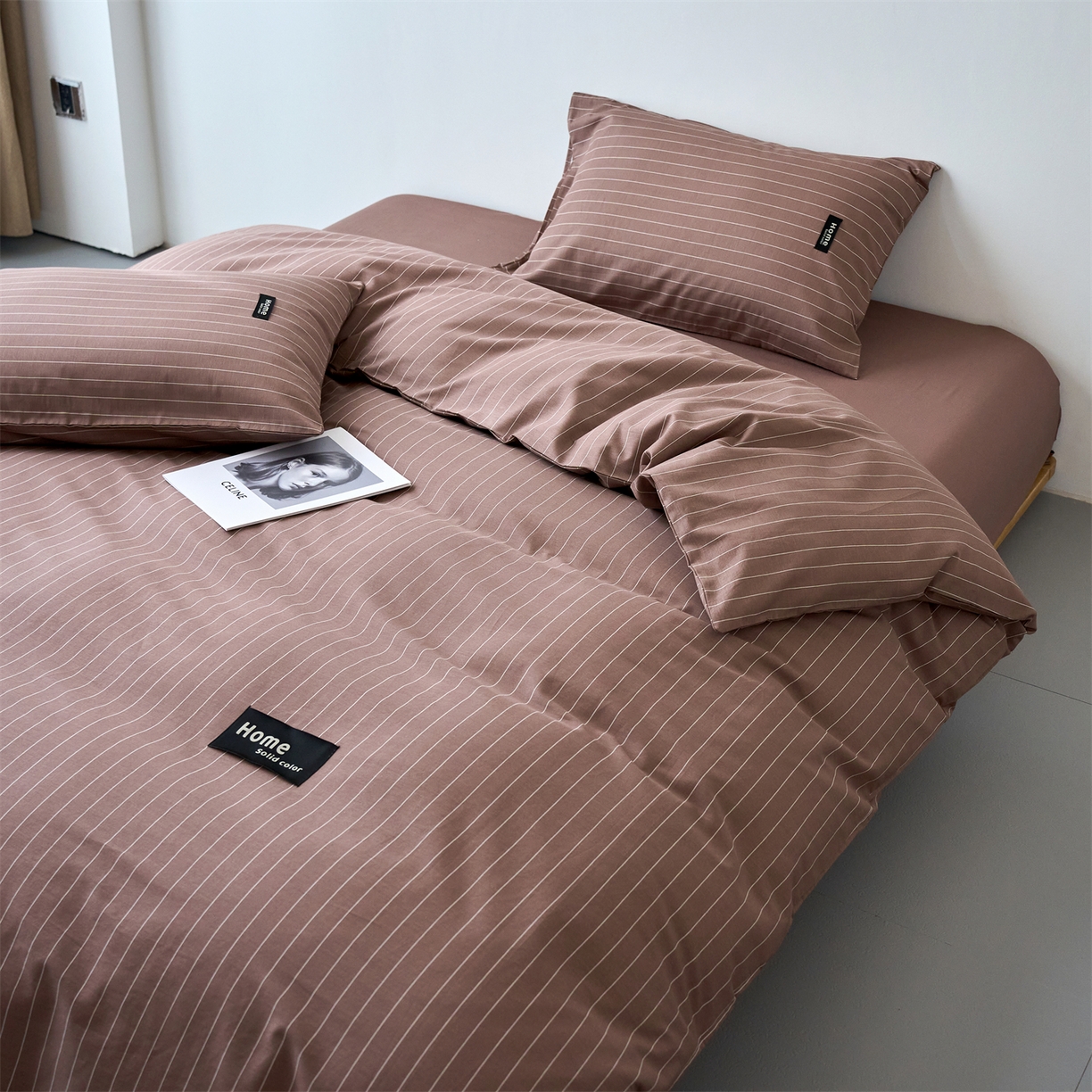 91家纺网 家纺一手货源 找家纺 兰紫橙家纺 2026新款简约风全棉条纹四件套 怀汐