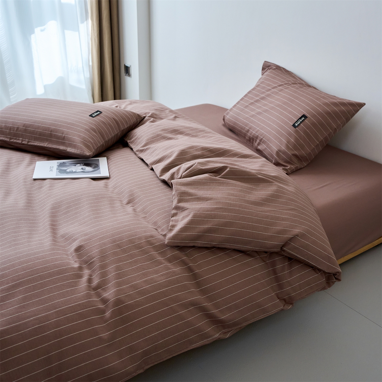 91家纺网 家纺一手货源 找家纺 兰紫橙家纺 2026新款简约风全棉条纹四件套 怀汐