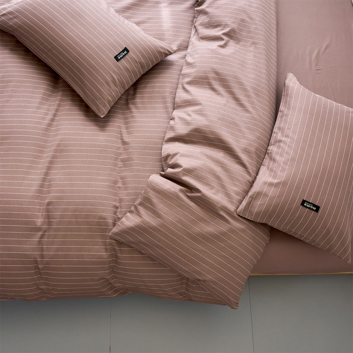 91家纺网 家纺一手货源 找家纺 兰紫橙家纺 2026新款简约风全棉条纹四件套 怀汐