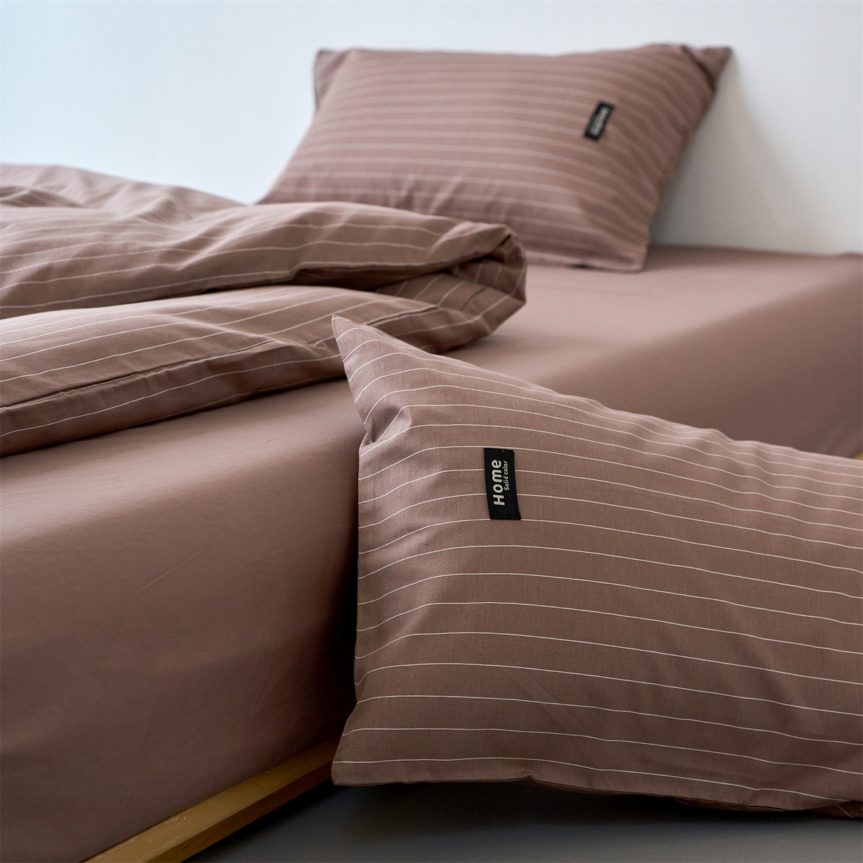 91家纺网 家纺一手货源 找家纺 兰紫橙家纺 2026新款简约风全棉条纹四件套 怀汐