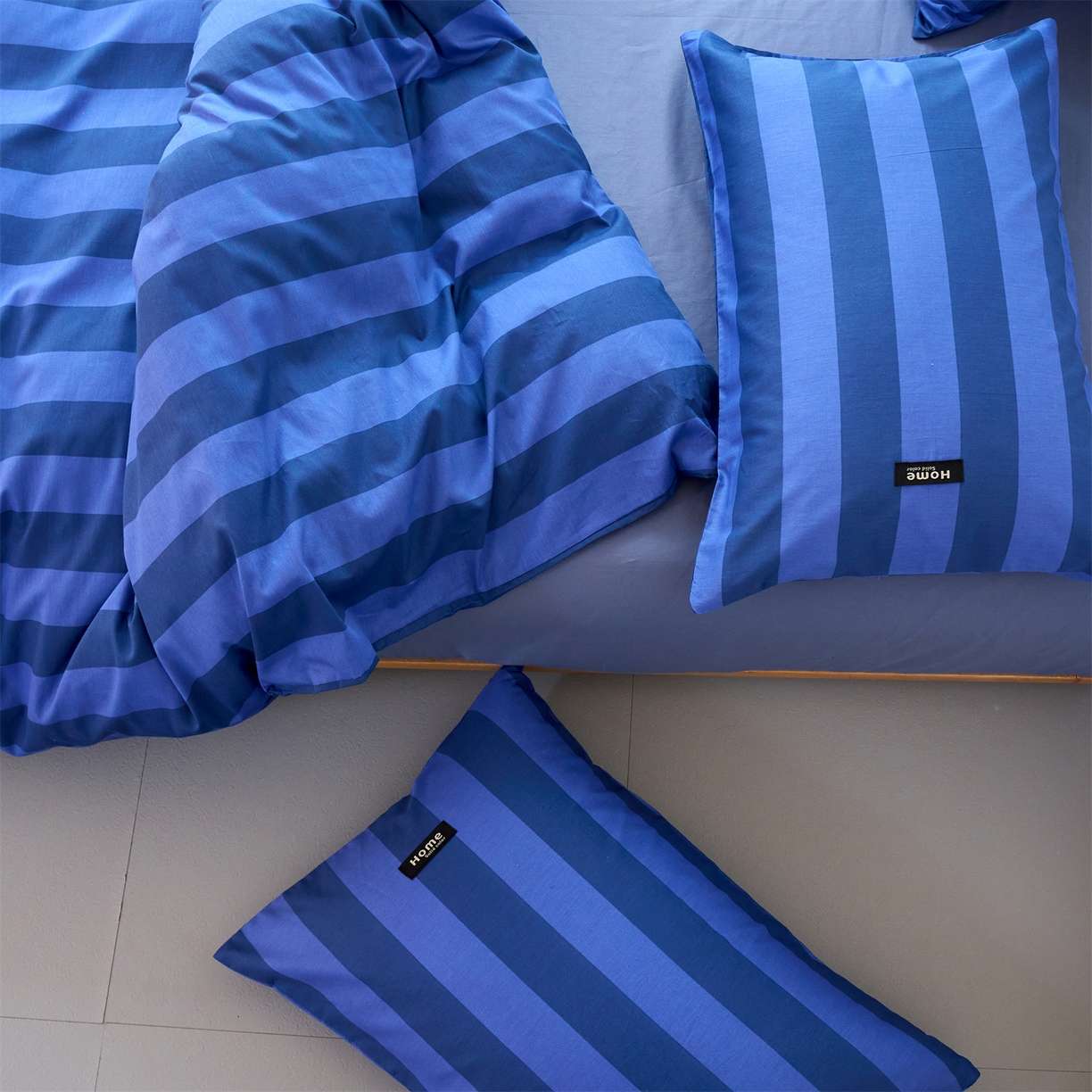 91家纺网 家纺一手货源 找家纺 兰紫橙家纺 2026新款简约风全棉条纹四件套 菘蓝