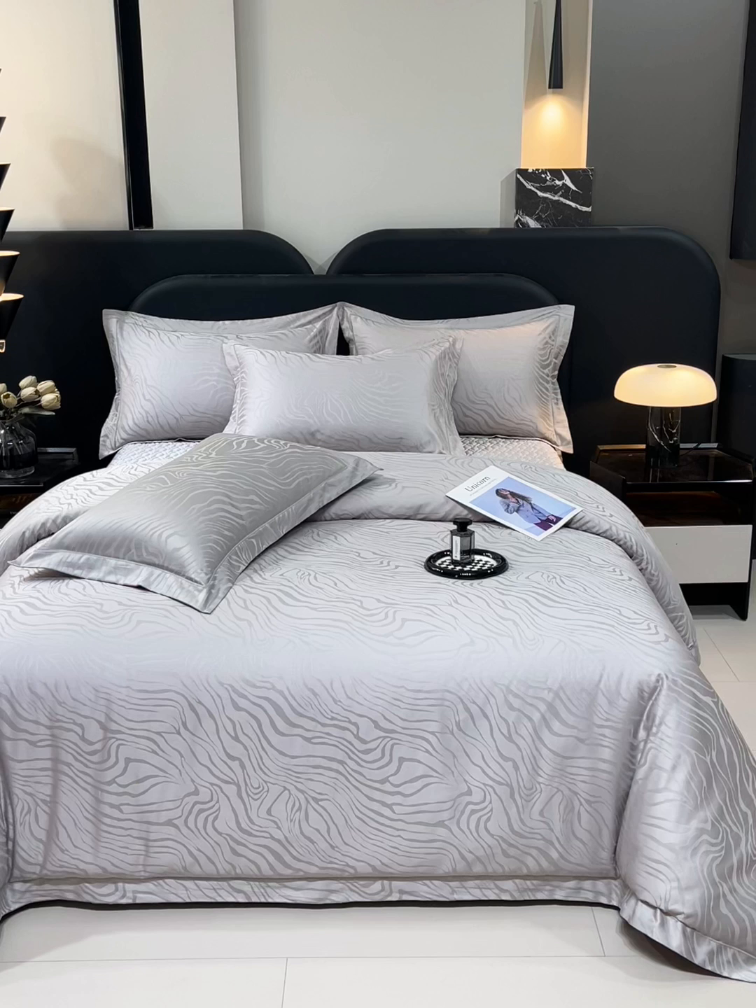 91家纺网 家纺一手货源 找家纺 小时代家纺 2026新款100支长绒棉全棉纯棉高定提花夹棉床盖四件套 雅颂-灰