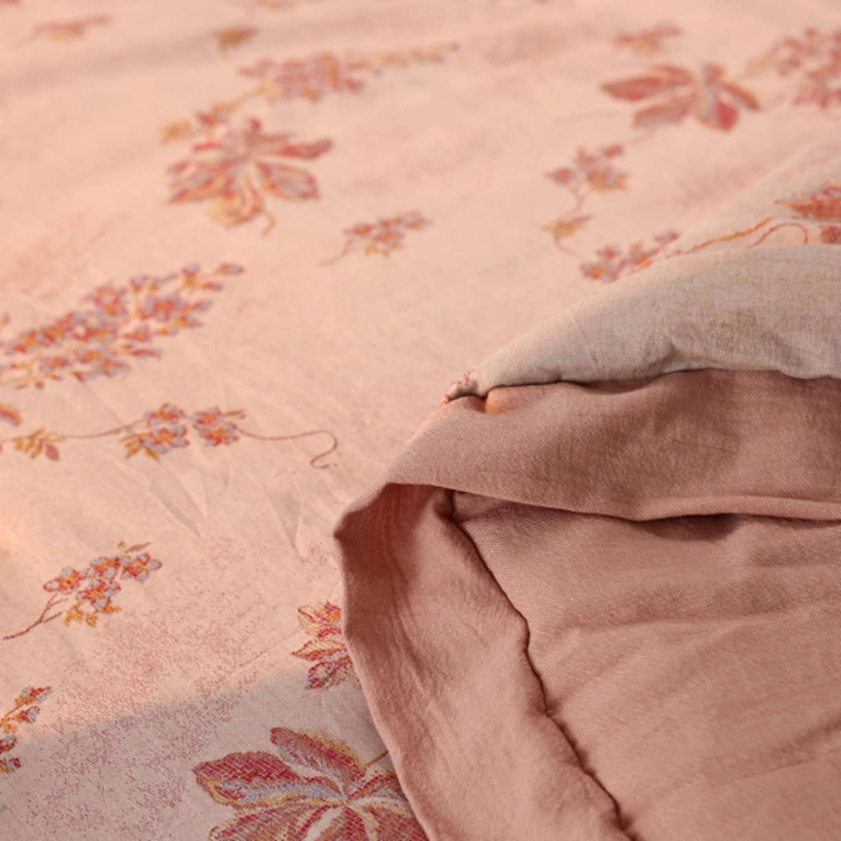 91家纺网 家纺一手货源 找家纺 （总）松色家居 2026新款棉麻水洗色织被子被芯-禾里-粉