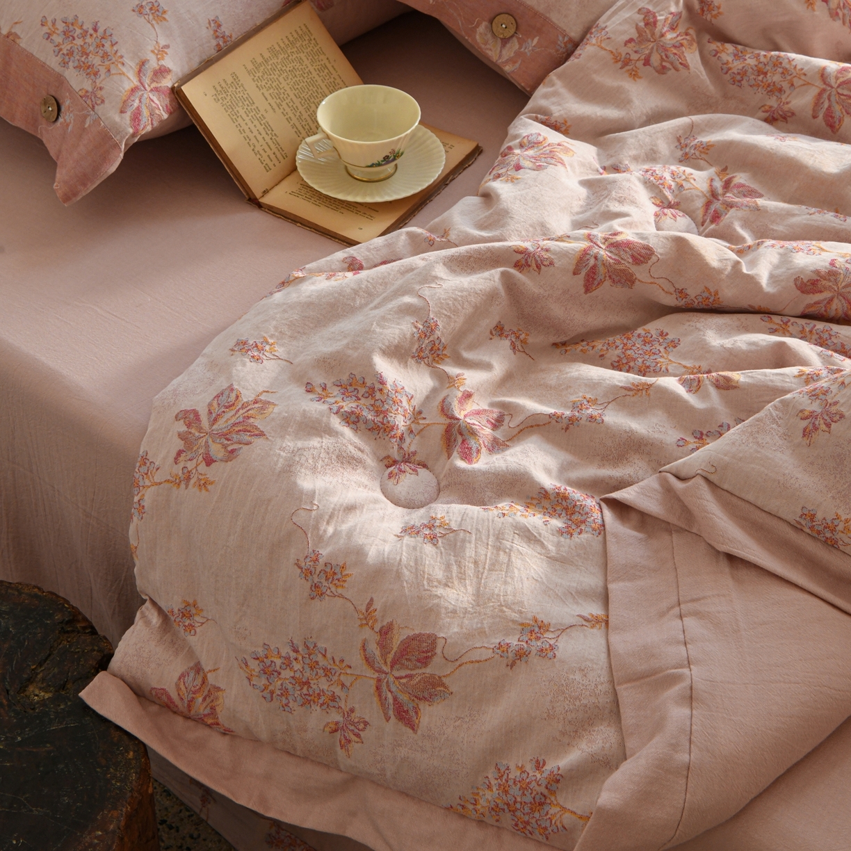 91家纺网 家纺一手货源 找家纺 （总）松色家居 2026新款棉麻水洗色织被子被芯-禾里-粉