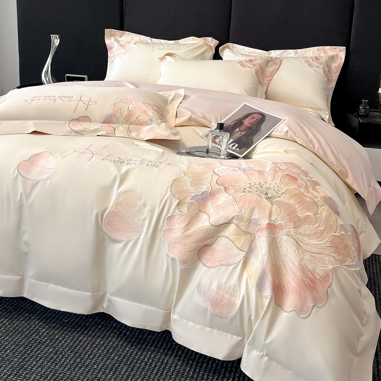 91家纺网 家纺一手货源 找家纺 置顶家纺 2026新款花间集刺绣小清新系列四件套 花间集-白+粉