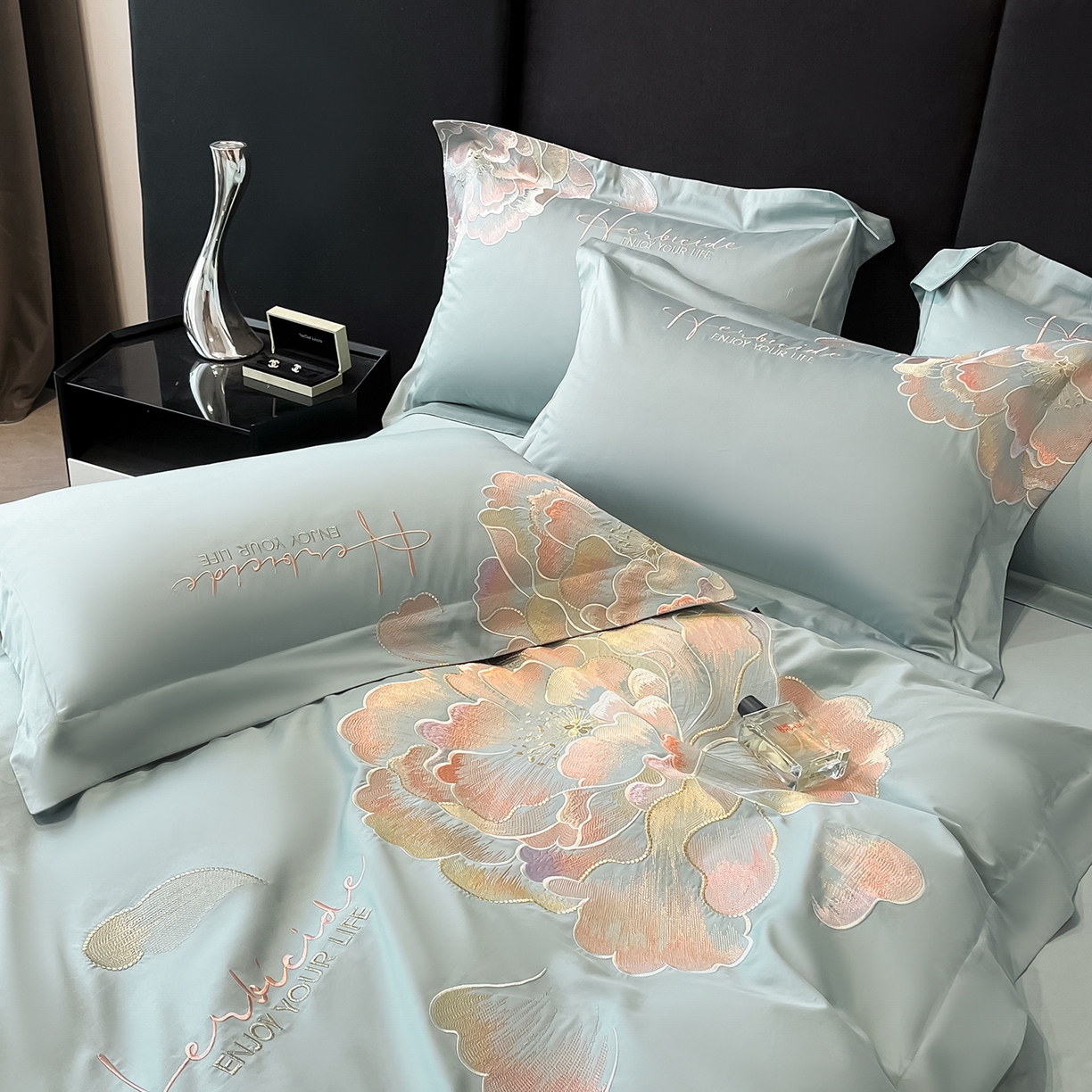 91家纺网 家纺一手货源 找家纺 置顶家纺 2026新款花间集刺绣小清新系列四件套 花间集-繁星蓝