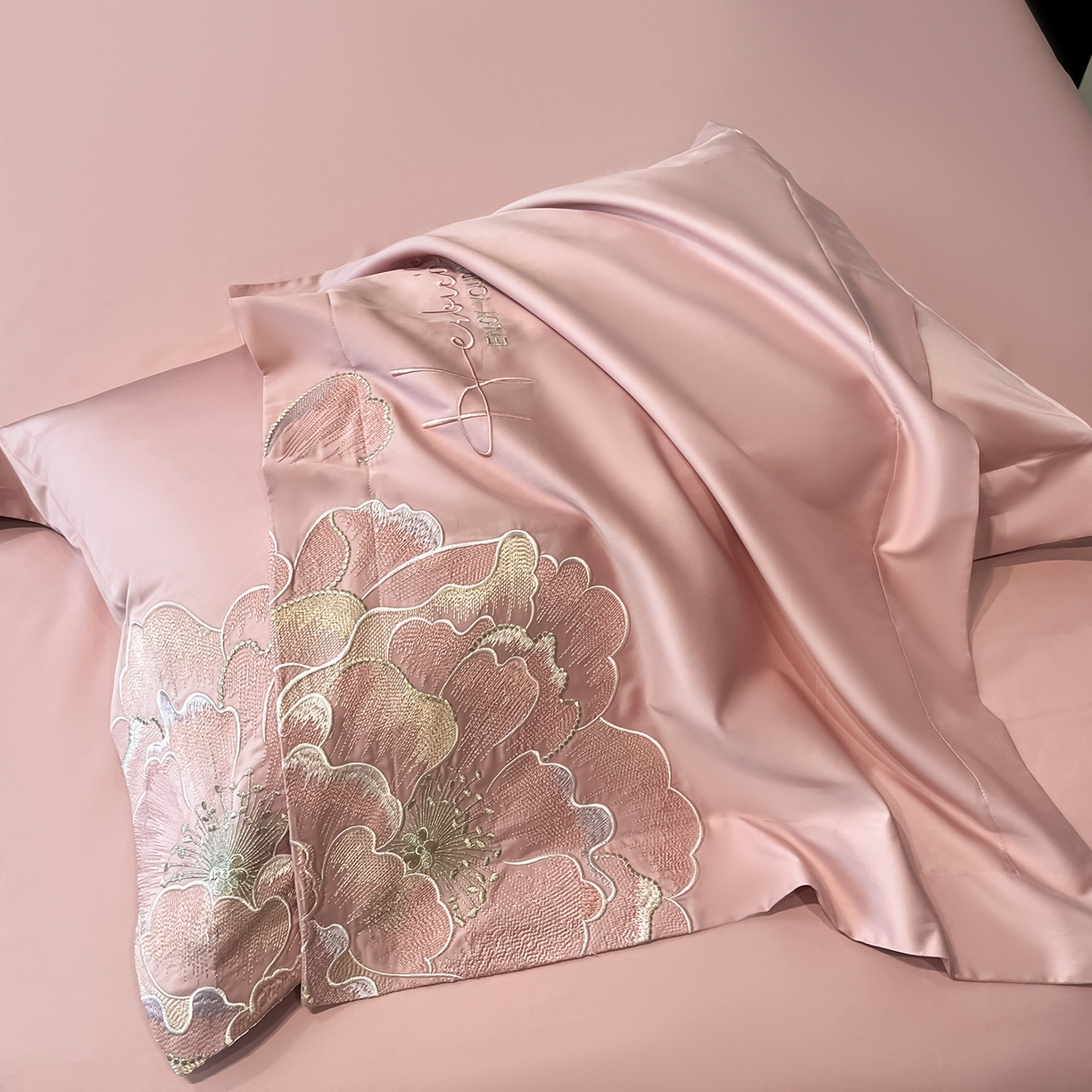 91家纺网 家纺一手货源 找家纺 置顶家纺 2026新款花间集刺绣小清新系列四件套 花间集-浅豆沙