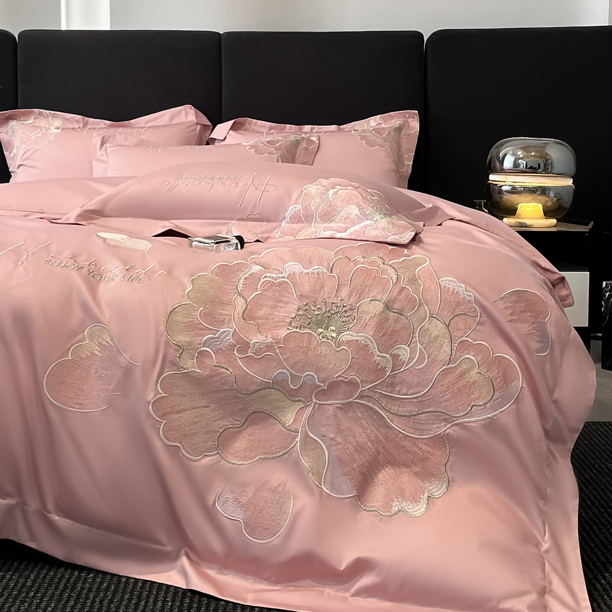 91家纺网 家纺一手货源 找家纺 置顶家纺 2026新款花间集刺绣小清新系列四件套 花间集-浅豆沙