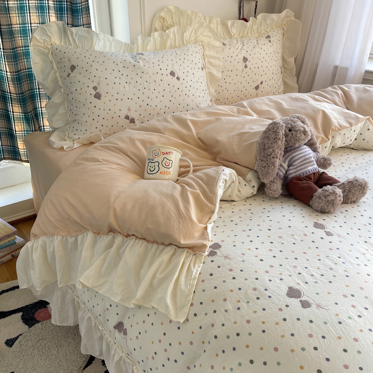 91家纺网 家纺一手货源 找家纺 顾里家纺 2026新款春日碎花大花边云感棉四件套（床笠属于定制 后期不予退换） 彩点小熊